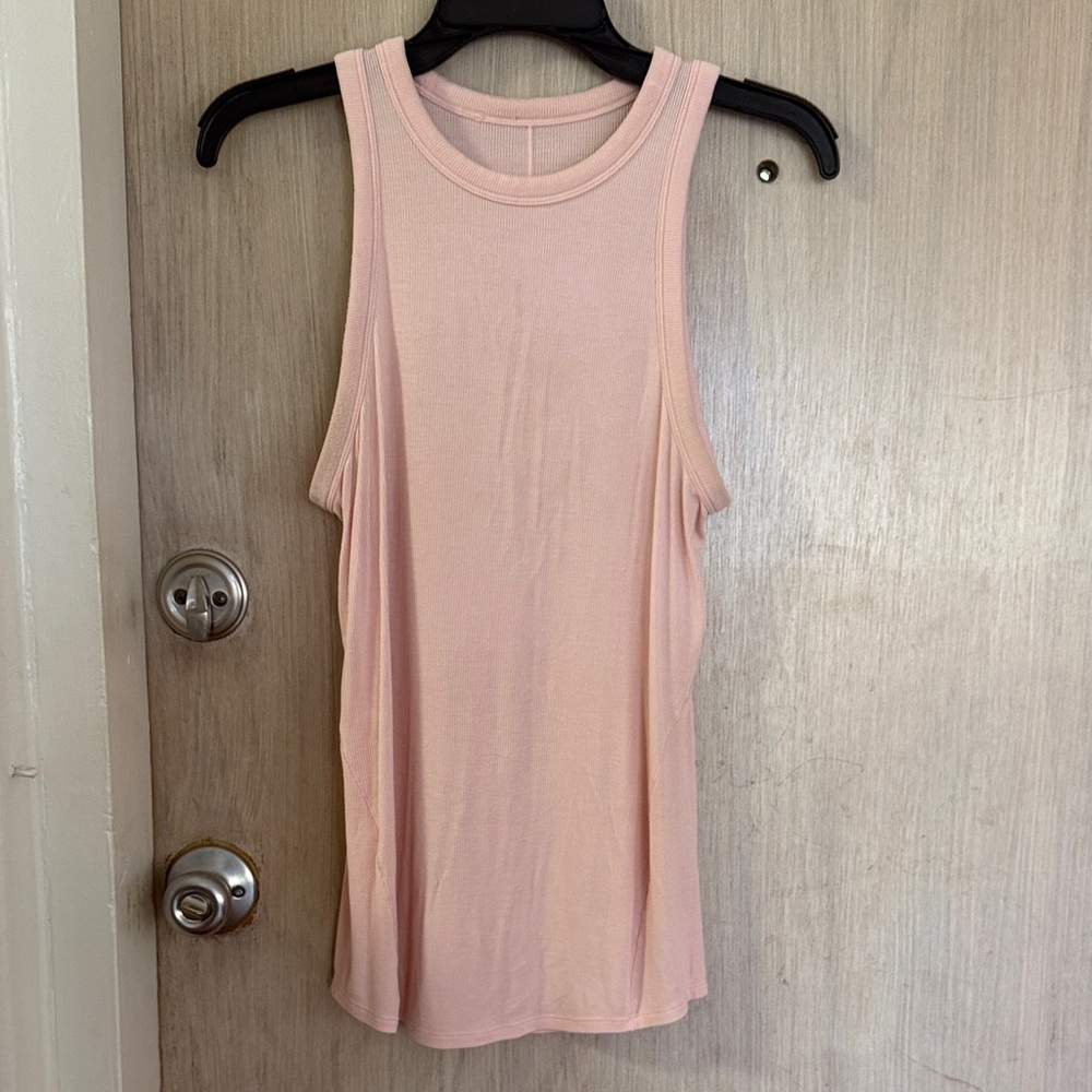 Lululemon Pink ribbed tank Top 🌸